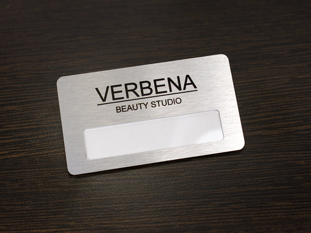 бейдж металлический с окном для смени имени