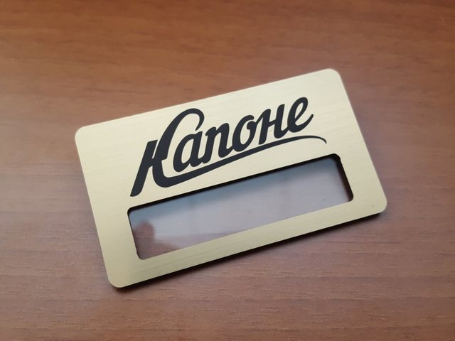 пластиковый бейдж с окном